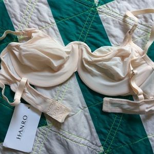 New with tags Hanro Sensual seashell pink bra 34c