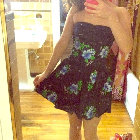 HOLLISTER aloha dress