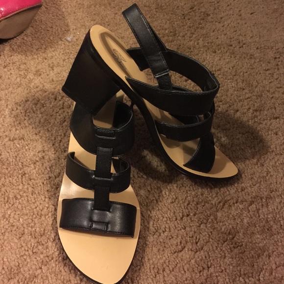 VS Sandles sz 6.5