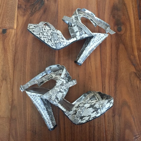 Calvin Klein Snakeskin platform heels - Picture 2 of 4