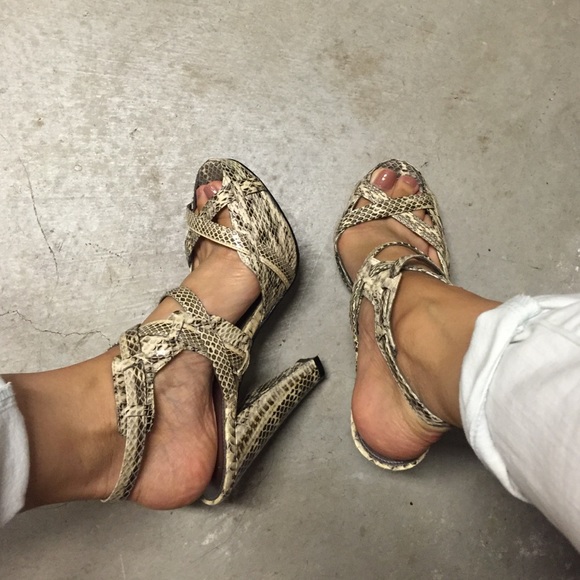 Calvin Klein Snakeskin platform heels - Picture 4 of 4