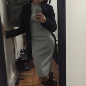 Turtle Neck No Sleeve Dress