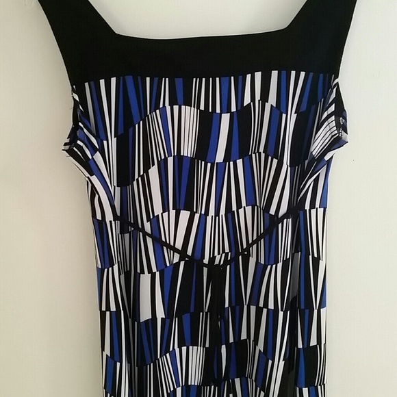 Dress - Picture 2 of 4