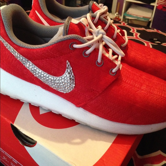 ⛔️REDUCED⛔️Nike roshe Runs 6.5y 💓💓