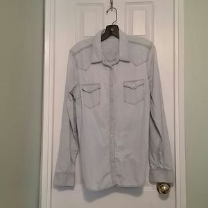 Gap lightweight Chambray Shirt