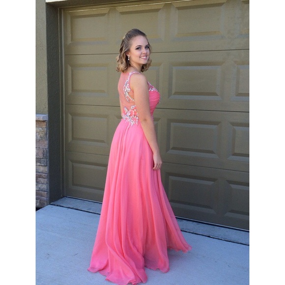 Prom dress - Picture 2 of 3