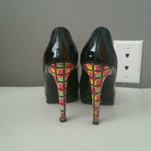 Versace Pumps - Picture 2 of 4