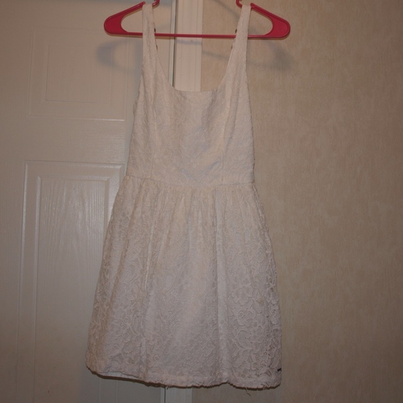 Hollister Dresses & Skirts - White lacy hollister dress