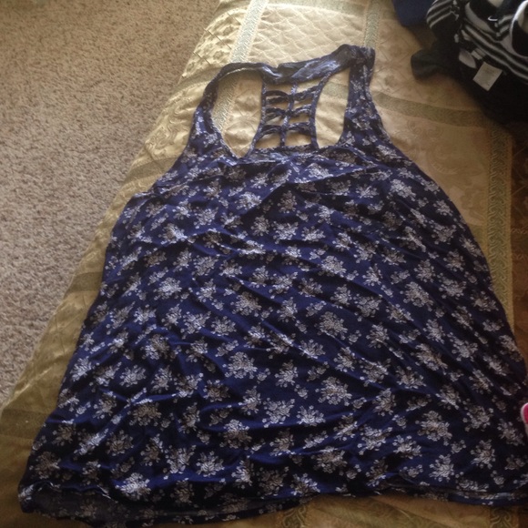 Tops - Cute spring shirt