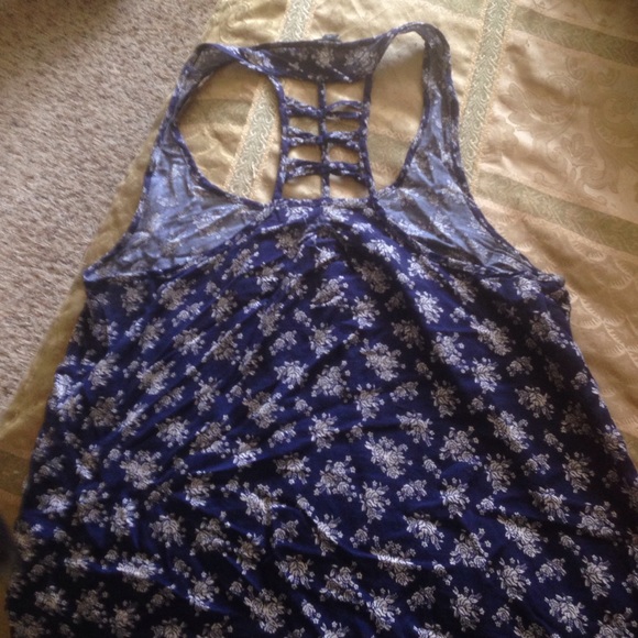 Cute spring shirt - Picture 2 of 2