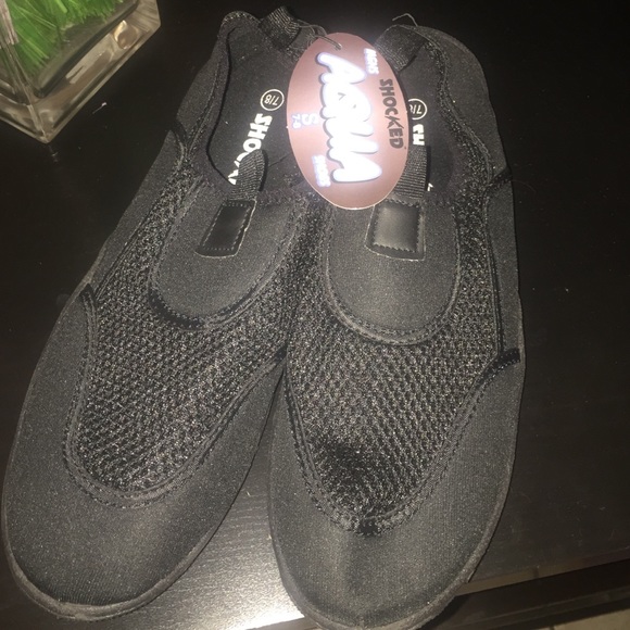☀️🌊Mens Water Shoes Sz.7-8☀️🌊