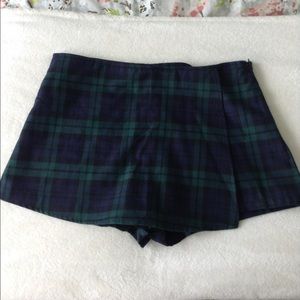 Plaid navy & green skort from forever 21