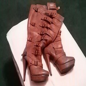 BRAND NEW DEREON BOOTS