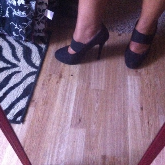 "Privileged" suede pumps - Picture 3 of 4