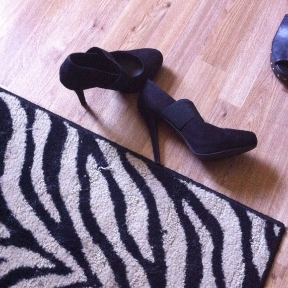 "Privileged" suede pumps - Picture 4 of 4