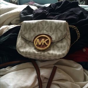 michael Kors side purse