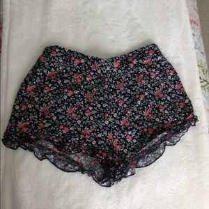 Floral & black patterned shorts with ruffles