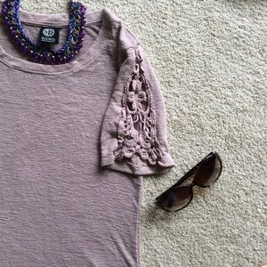 Bobeau Mauve lace accented top m FINAL PRICE DROP