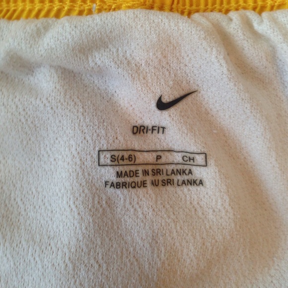 Nike DRI-fit shorts pink and yellow - Picture 2 of 4