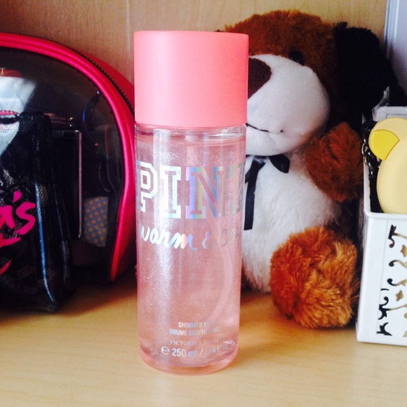 BOGO 50%! 💕 PINK Warm & Cozy Body Spray!