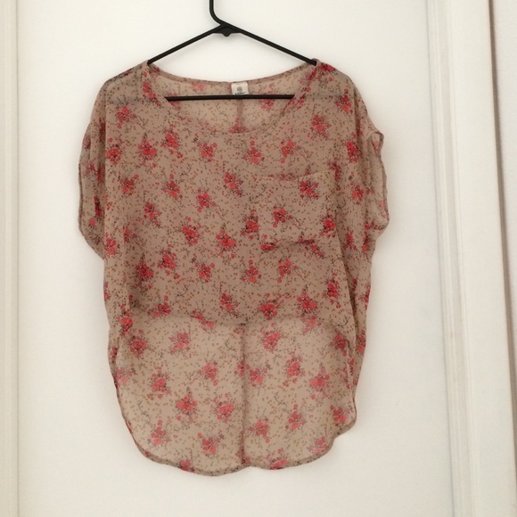 Flowered Chiffon high low top. Size small.