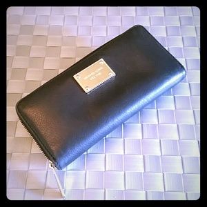 Authentic Michael Kors Zippered Wallet