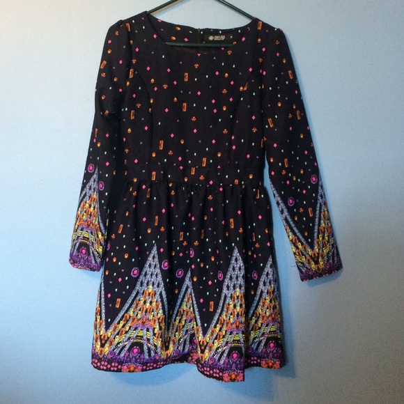 NWOT Oasap Jewel Print Long-Sleeved Dress