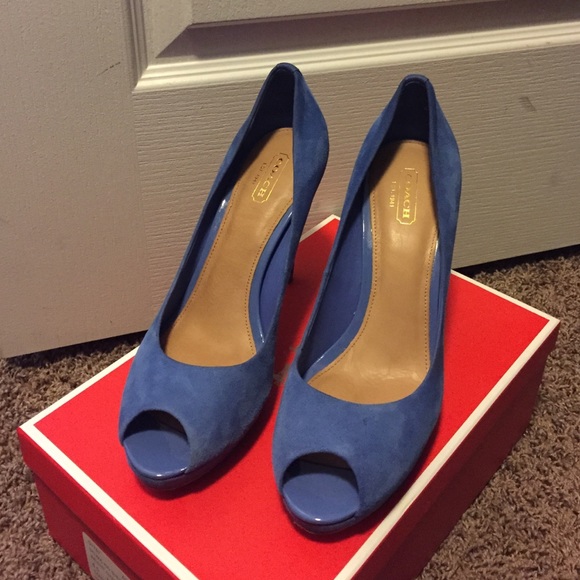 Suede pumps