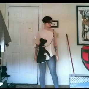 Heel Athens Lab top dog off shoulder