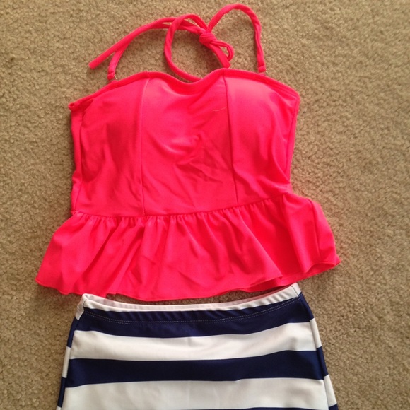 NWOT TWO PIECE HIGH WAIST SWIMSUIT BATHING SUIT