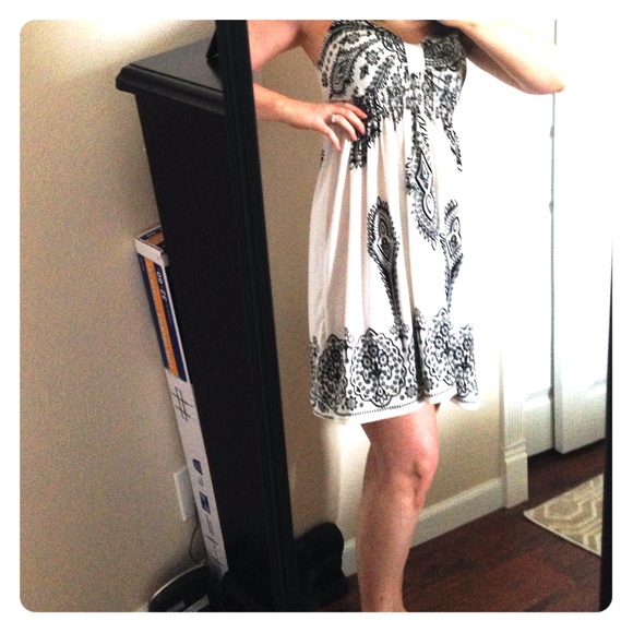 Beautiful white beach dress!!