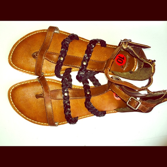 WOMEN SANDALS