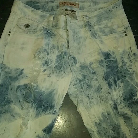 Sold @Ⓜercari Distress capri jeans - Picture 2 of 3