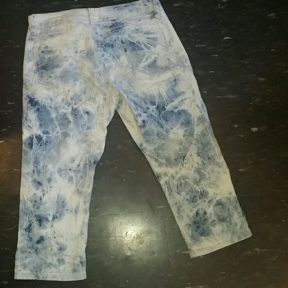 Sold @Ⓜercari Distress capri jeans - Picture 3 of 3