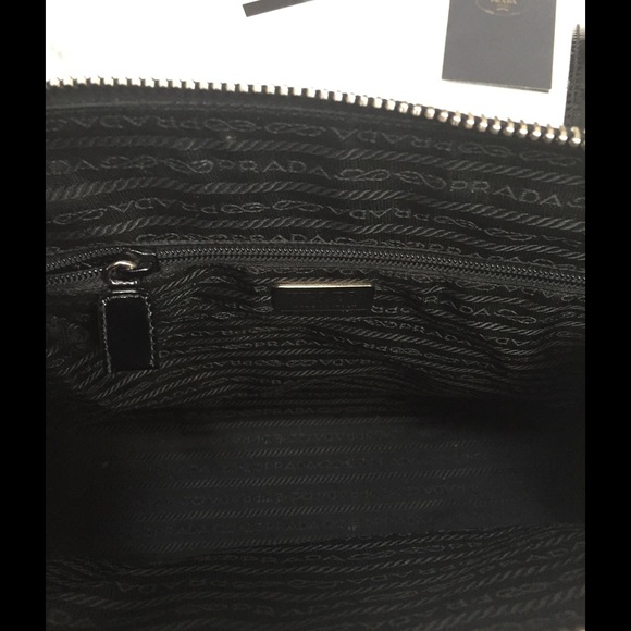 Prada purse - Picture 3 of 4