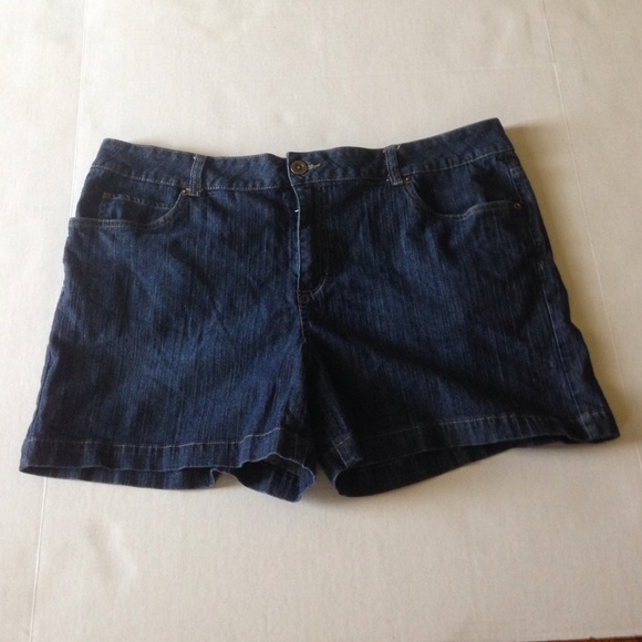 Meorna Shorts NWOT