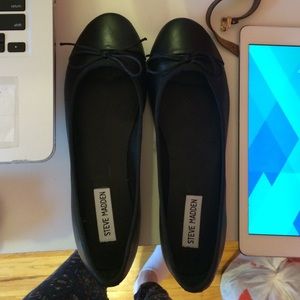 Black Steve Madden Flats