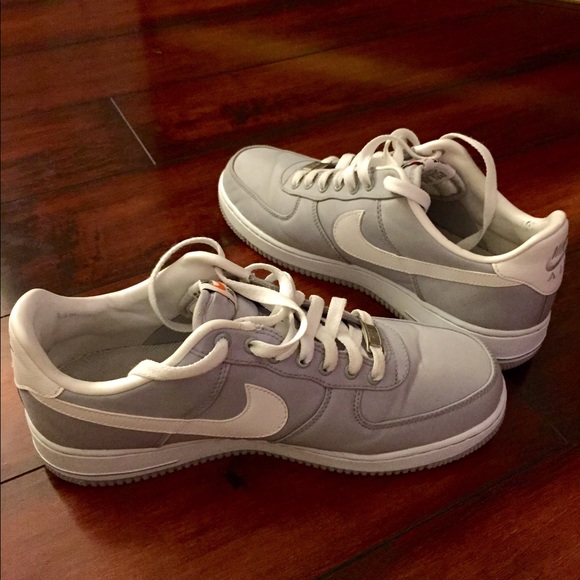 NIKE AIR Force 1. Grey leather and in superb cond