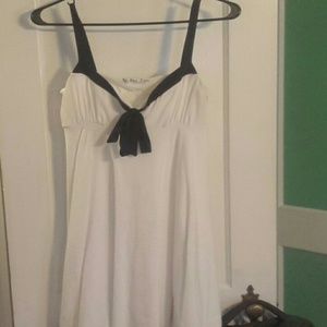 White Sleeveless Dress