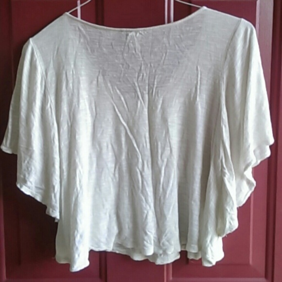 Cream crochet semi cropped butterfly sleeves top - Picture 2 of 4