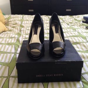 Steve Madden black shoes size 7.5
