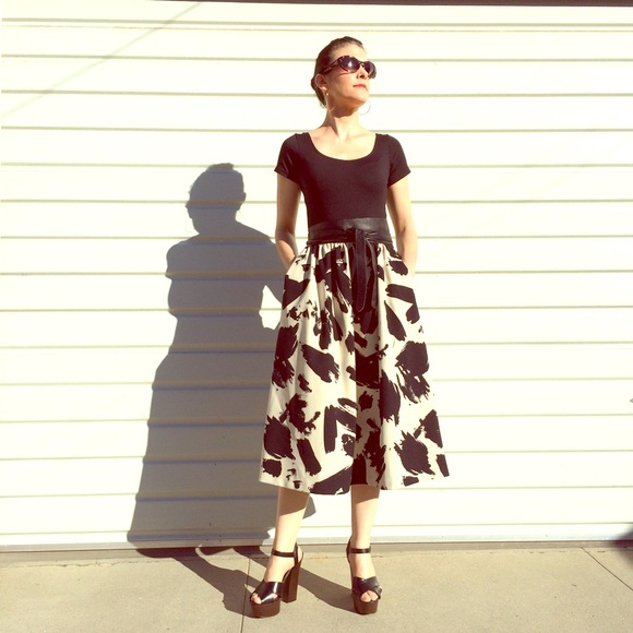 Black and Cream Abstract Midi Skirt