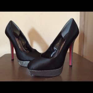 Paris Hilton Patty Platform Shoe in Black SZ 7 NIB