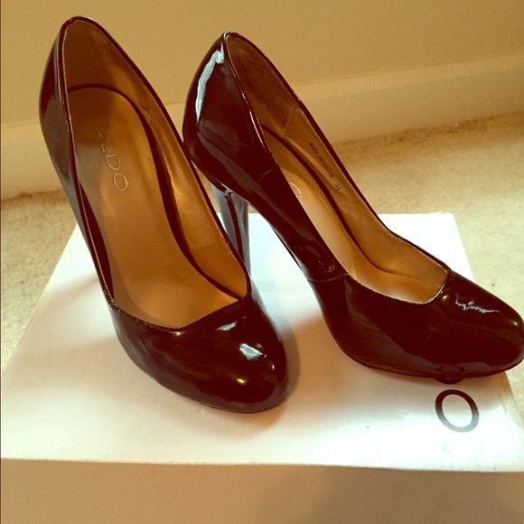 Black Aldo Douvier Pumps. Size 5