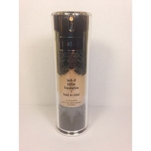 Kat Von D Lock It Tattoo Foundation in Light 48