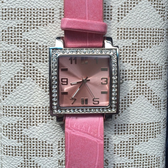 💗Pink leather watch 💗