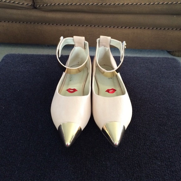 Gold tip flats...
