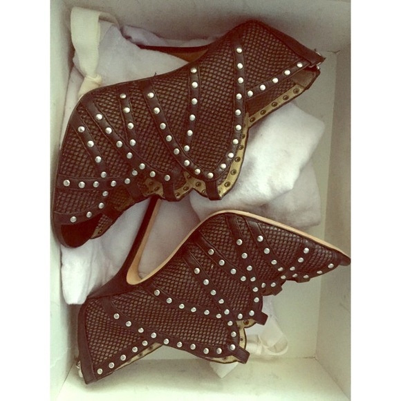 Jimmy Choo caged pump!!