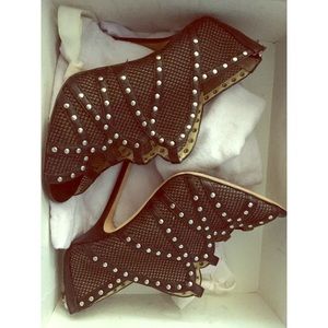 Jimmy Choo caged pump!!