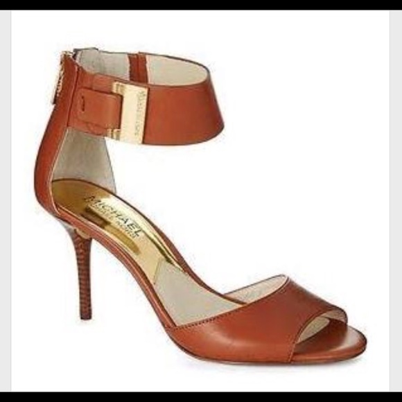 SOLD!! AUTHENTIC MICHAEL KORS Guiliana